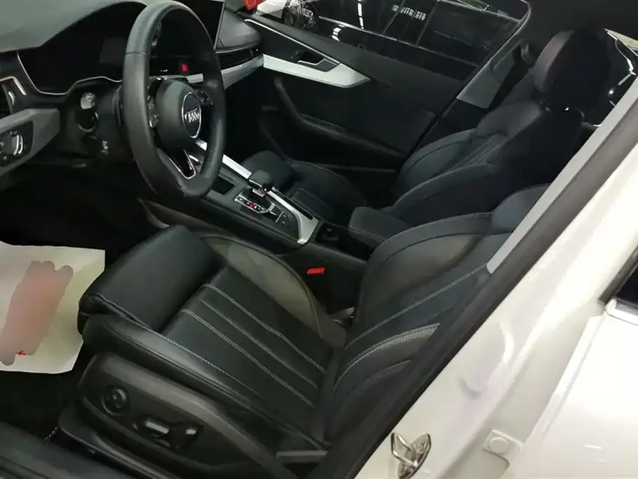 Audi A4L 2022 из CN, фото 9