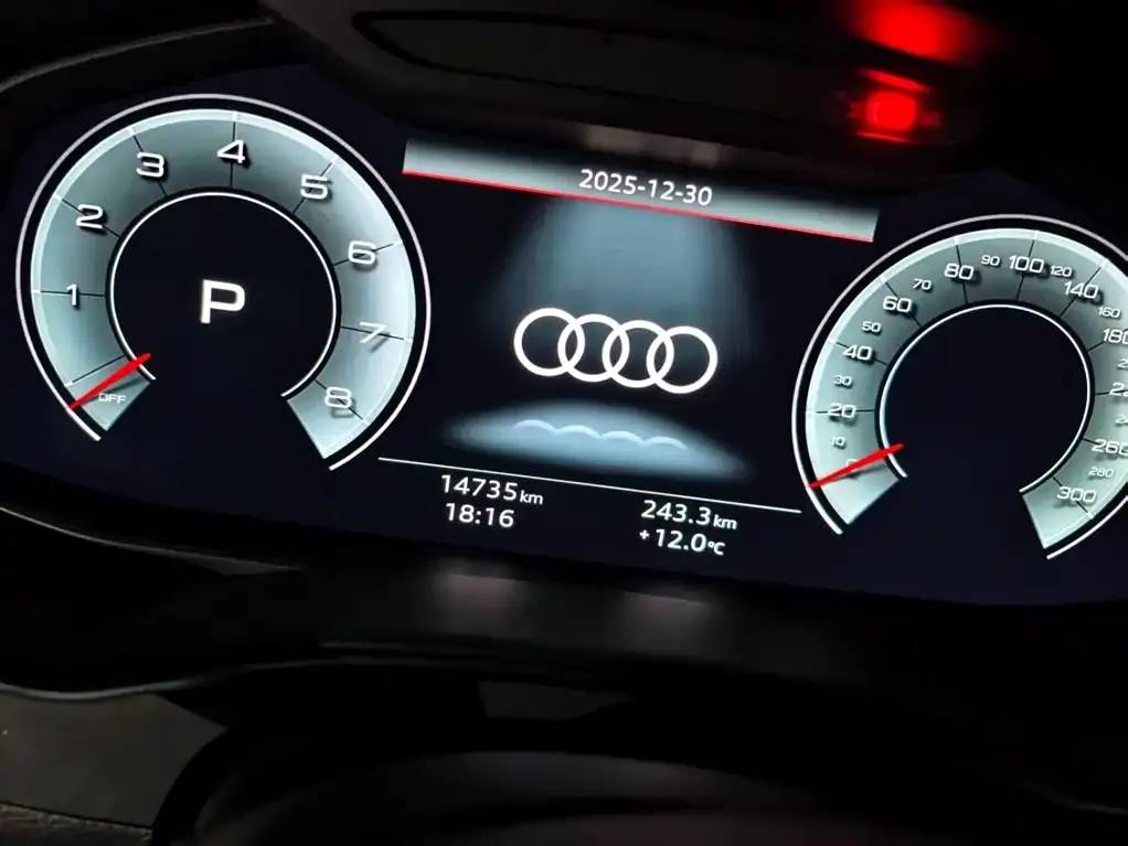 Audi A6L 2023 из CN, фото 4