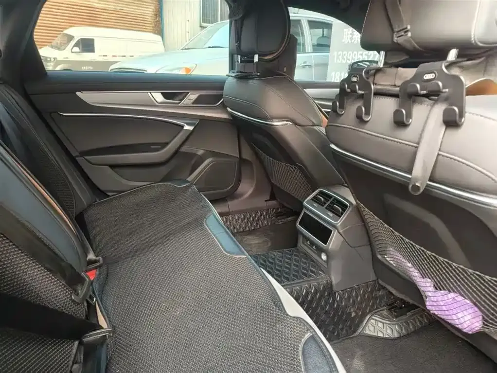 Audi A6L 2023 из CN, фото 2