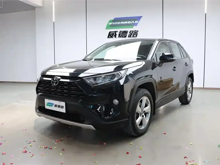 Toyota RAV4 2023 из CN, фото 1