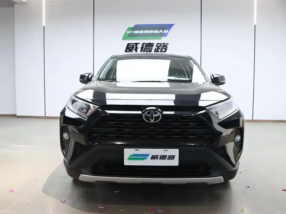 Toyota RAV4 2023 из CN, фото 2