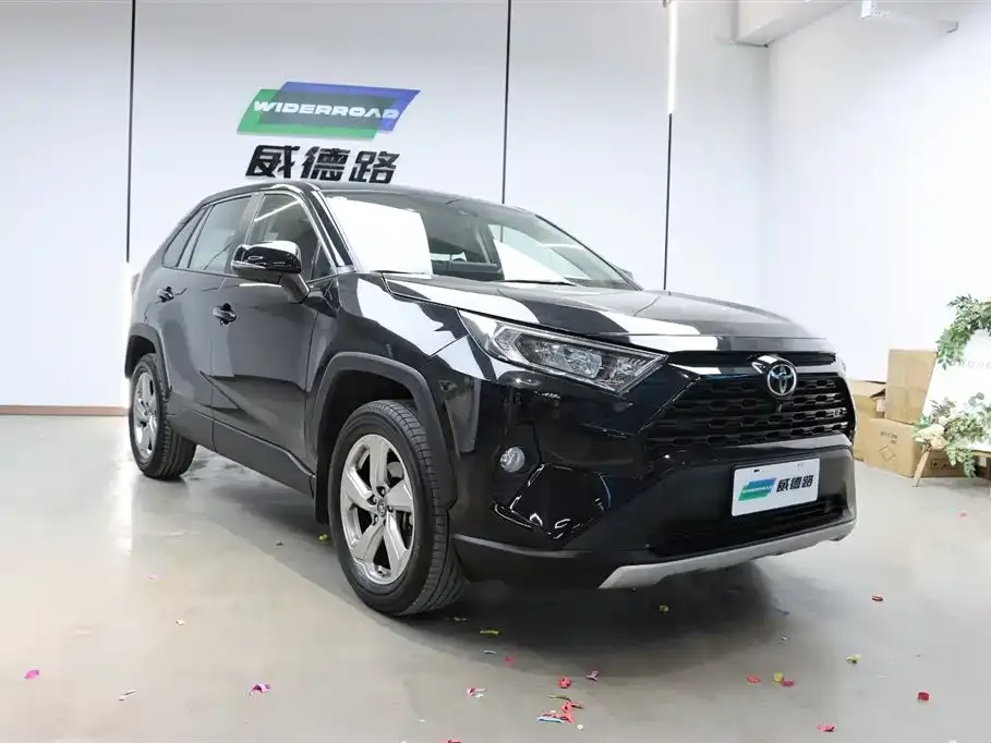 Toyota RAV4 2023 из CN, фото 3