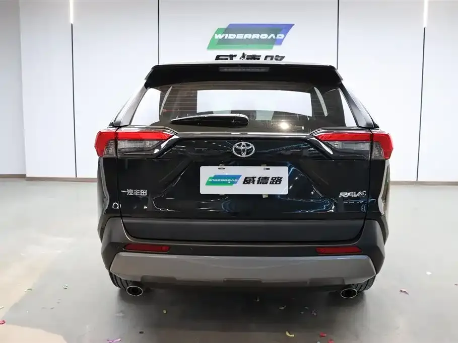 Toyota RAV4 2023 из CN, фото 4