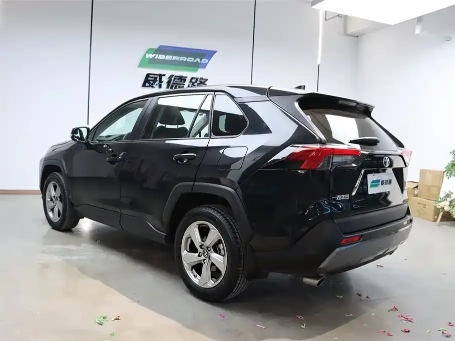 Toyota RAV4 2023 из CN, фото 6