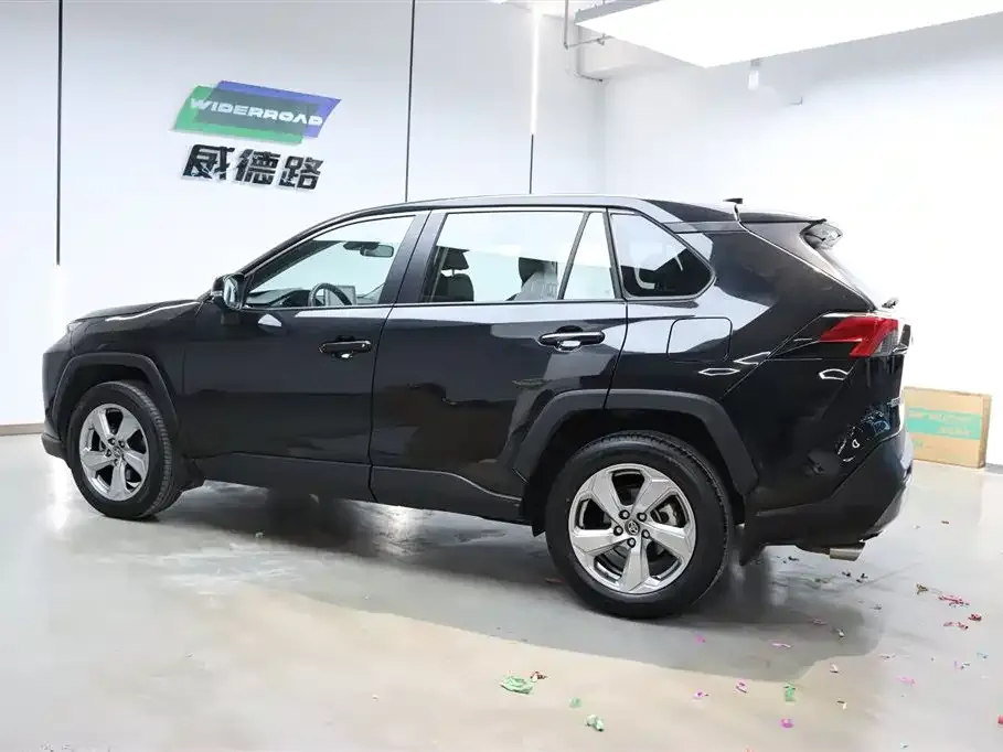 Toyota RAV4 2023 из CN, фото 7