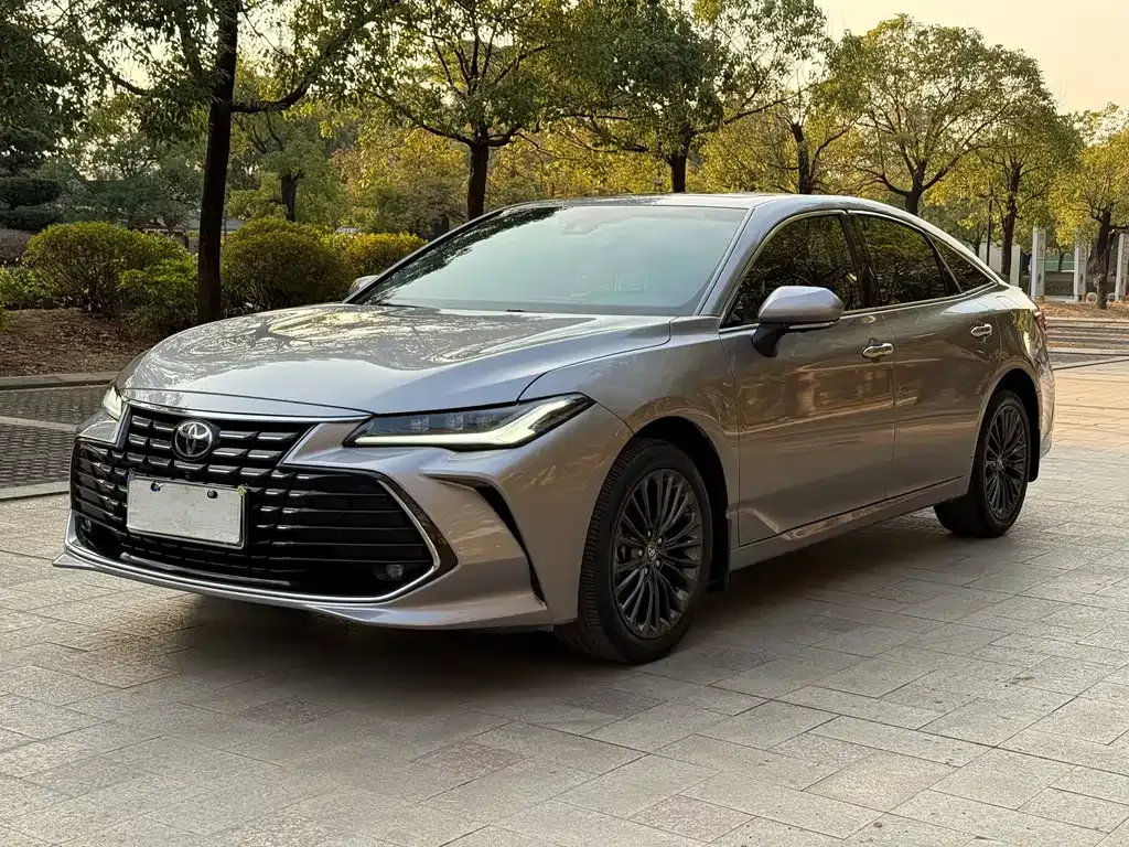 Toyota Avalon 2023 из CN, фото 1