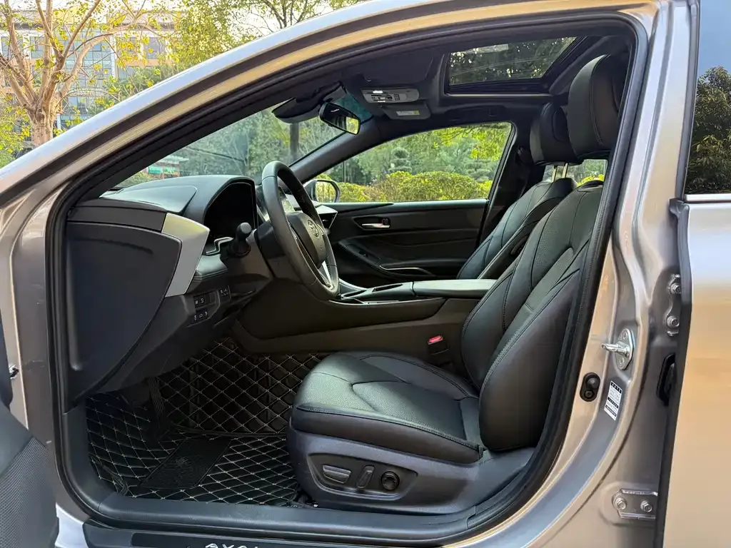 Toyota Avalon 2023 из CN, фото 2