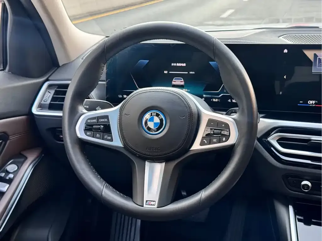 BMW i3 — фото 7