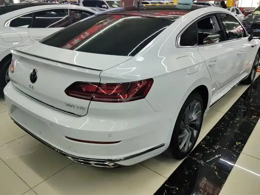 Volkswagen CC 2023 из CN, фото 8