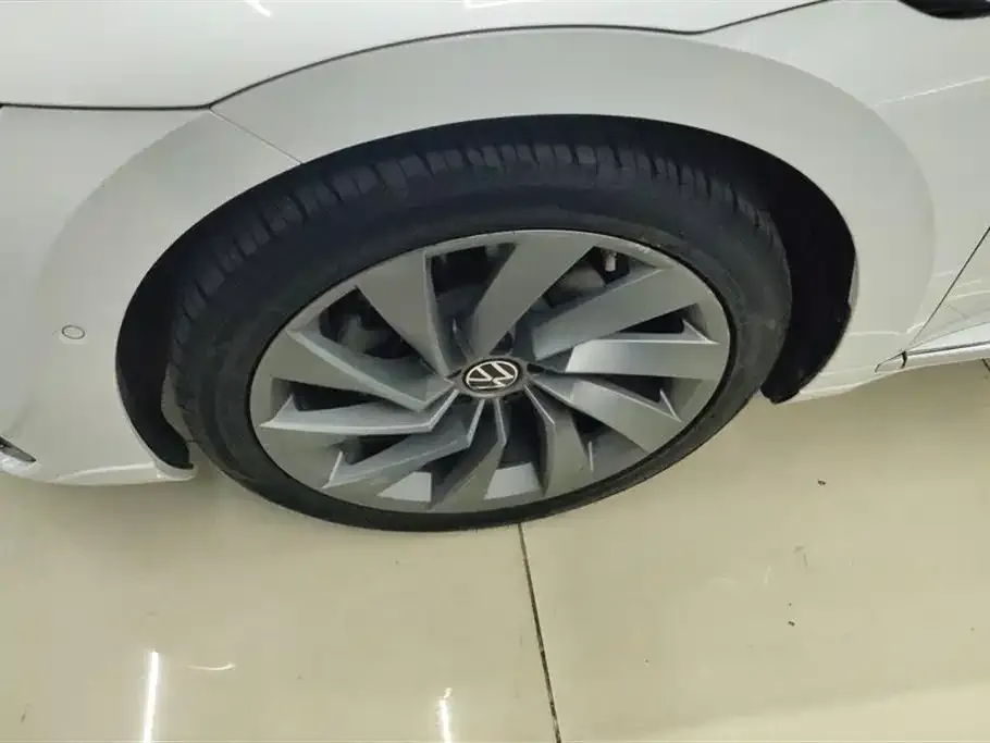 Volkswagen CC 2023 из CN, фото 9