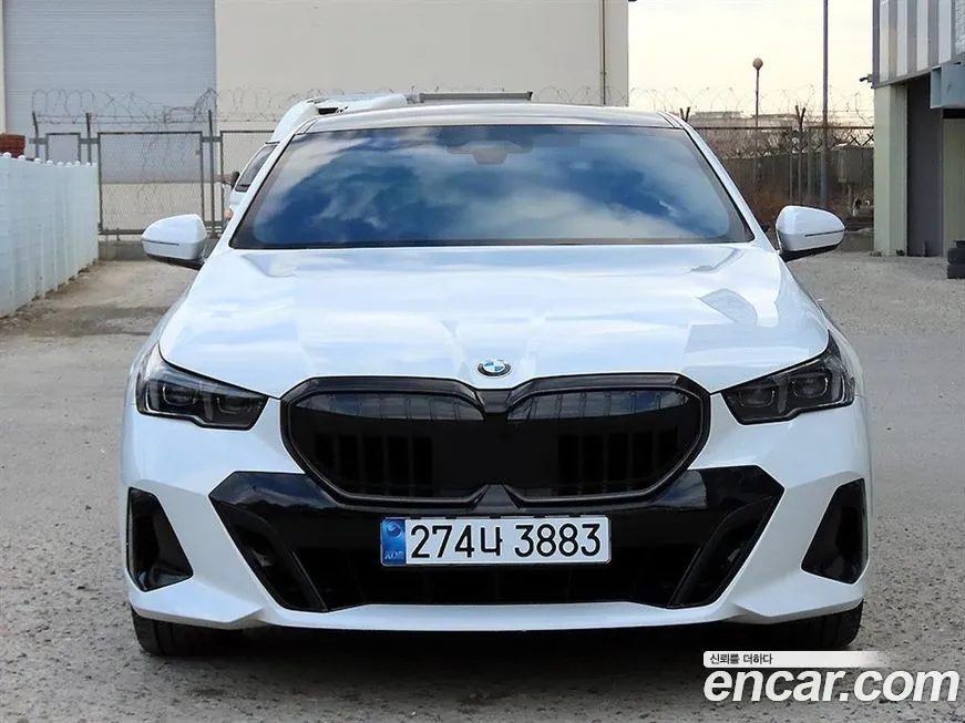 BMW 5-Series 2025 из KR, фото 4