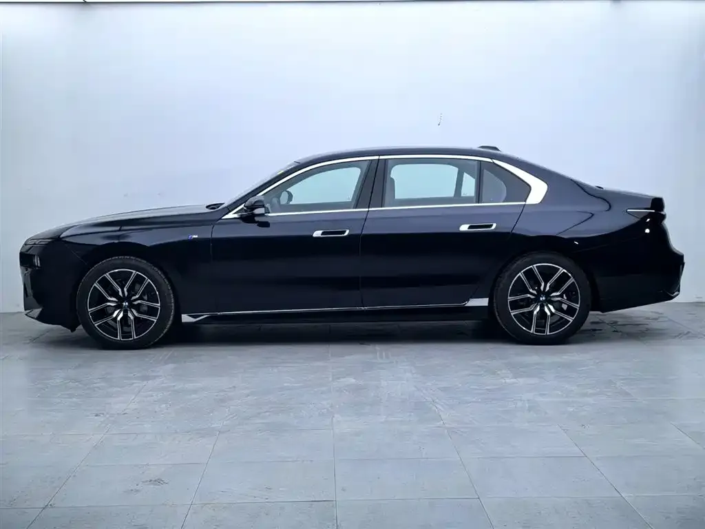 BMW 7 Series 2025 из CN, фото 2