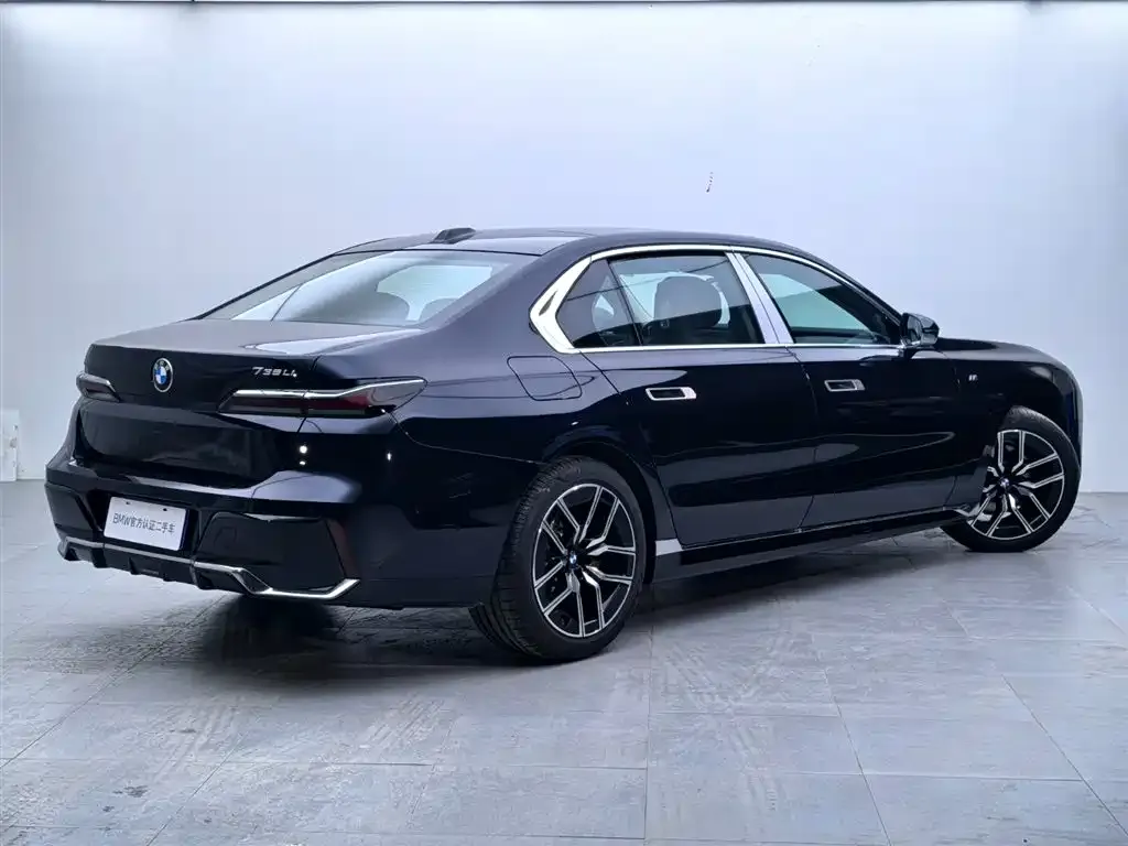 BMW 7 Series 2025 из CN, фото 8
