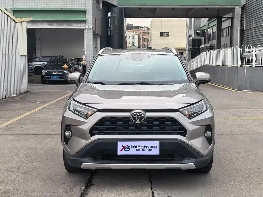 Toyota RAV4 2023 из CN, фото 6