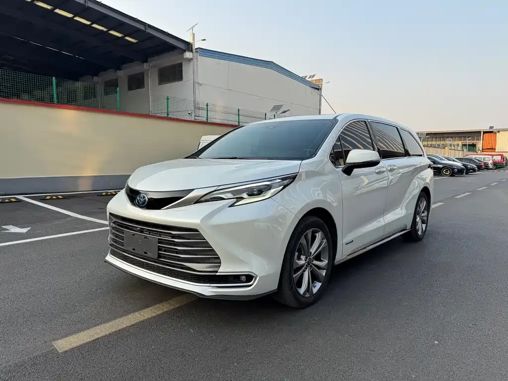 Toyota Sienna 2023 из CN, фото 7
