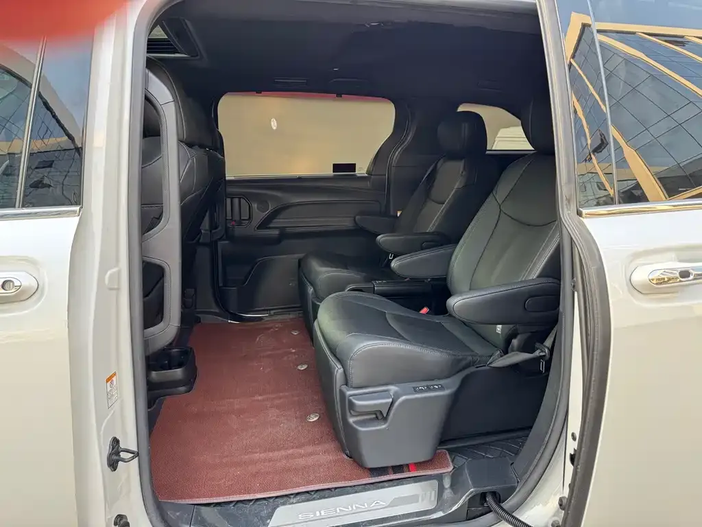 Toyota Sienna 2023 из CN, фото 6