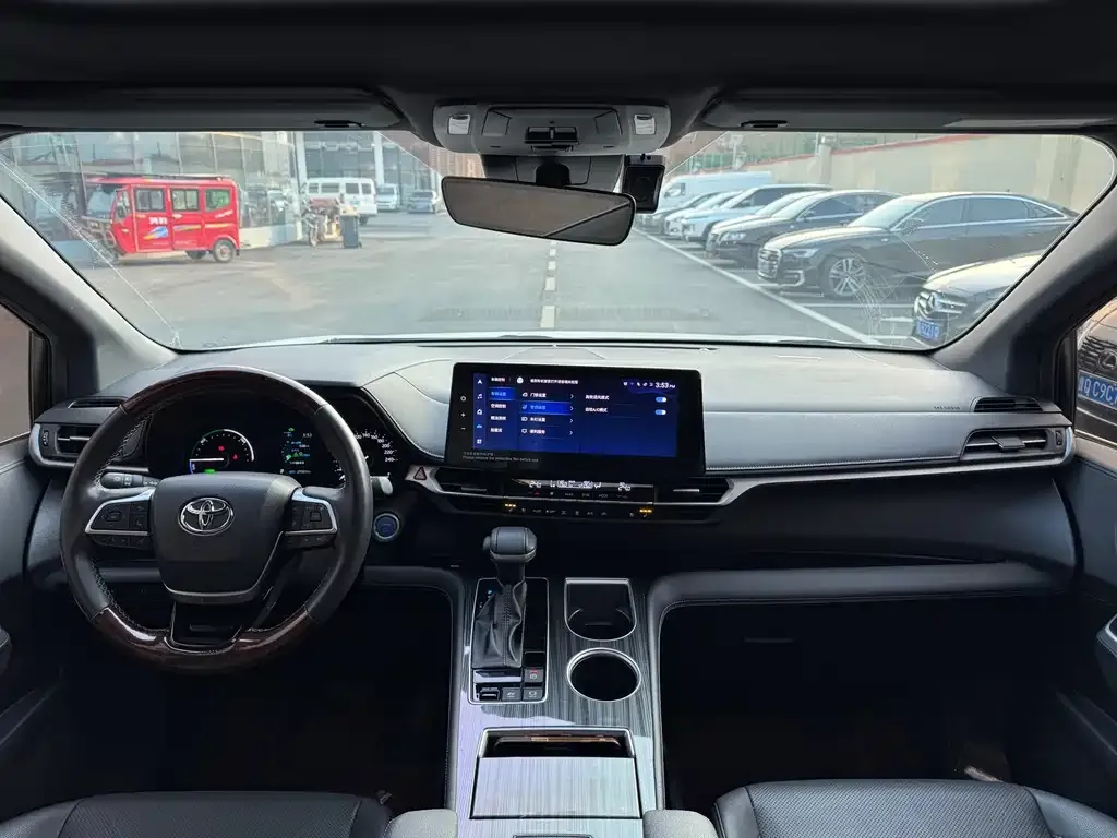 Toyota Sienna 2023 из CN, фото 9