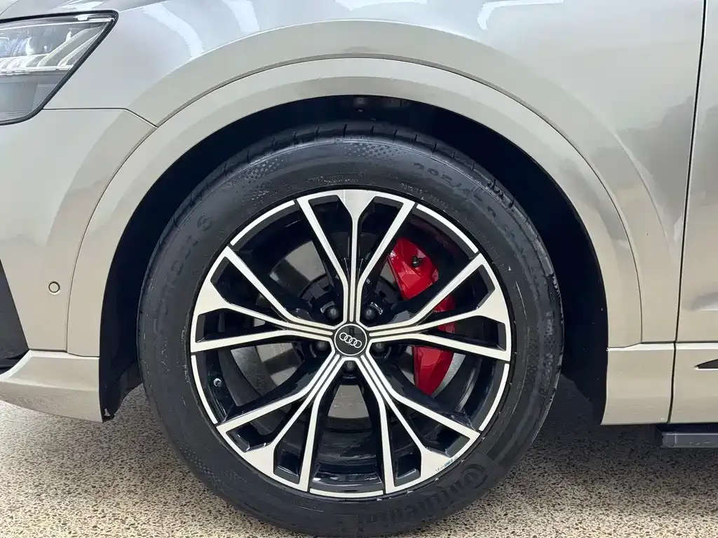 Audi Q8 2022 из CN, фото 10