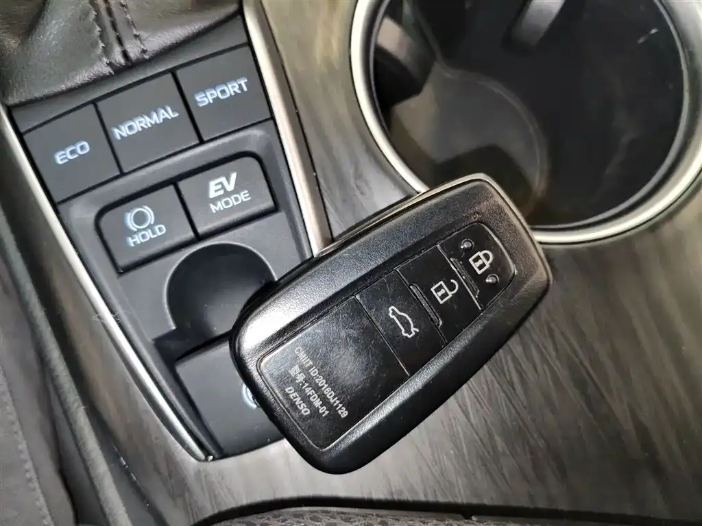 Toyota Camry 2022 из CN, фото 7