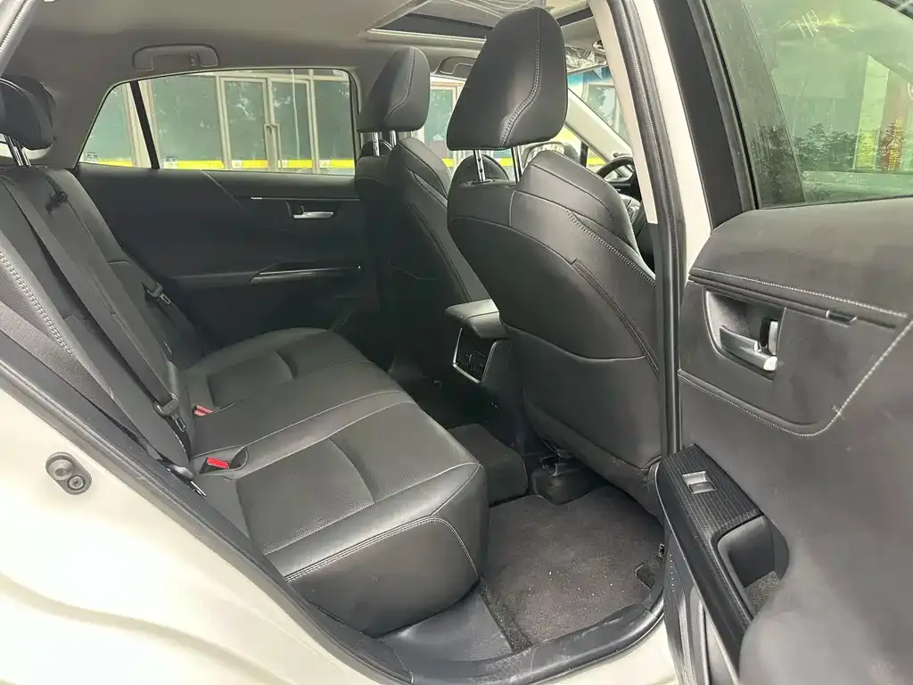 Toyota Venza 2024 из CN, фото 2