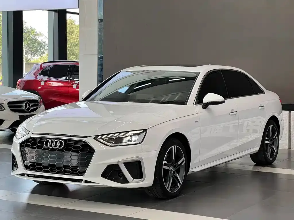 Audi A4L 2021 из CN, фото 1