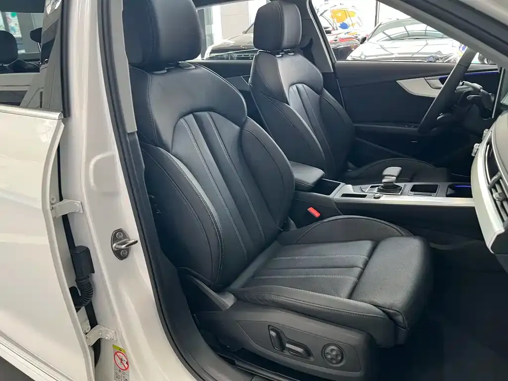 Audi A4L 2021 из CN, фото 10