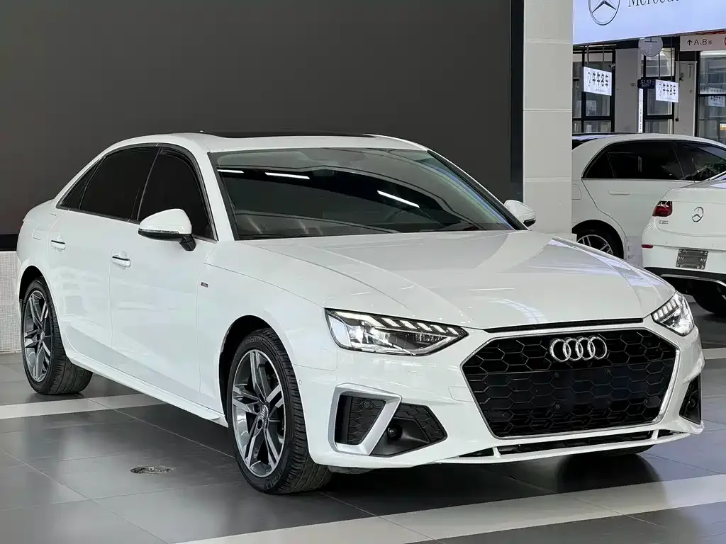 Audi A4L 2021 из CN, фото 2