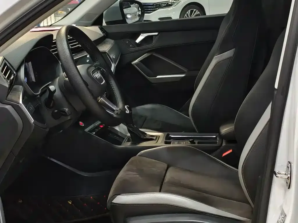 Audi Q3 2021 из CN, фото 4
