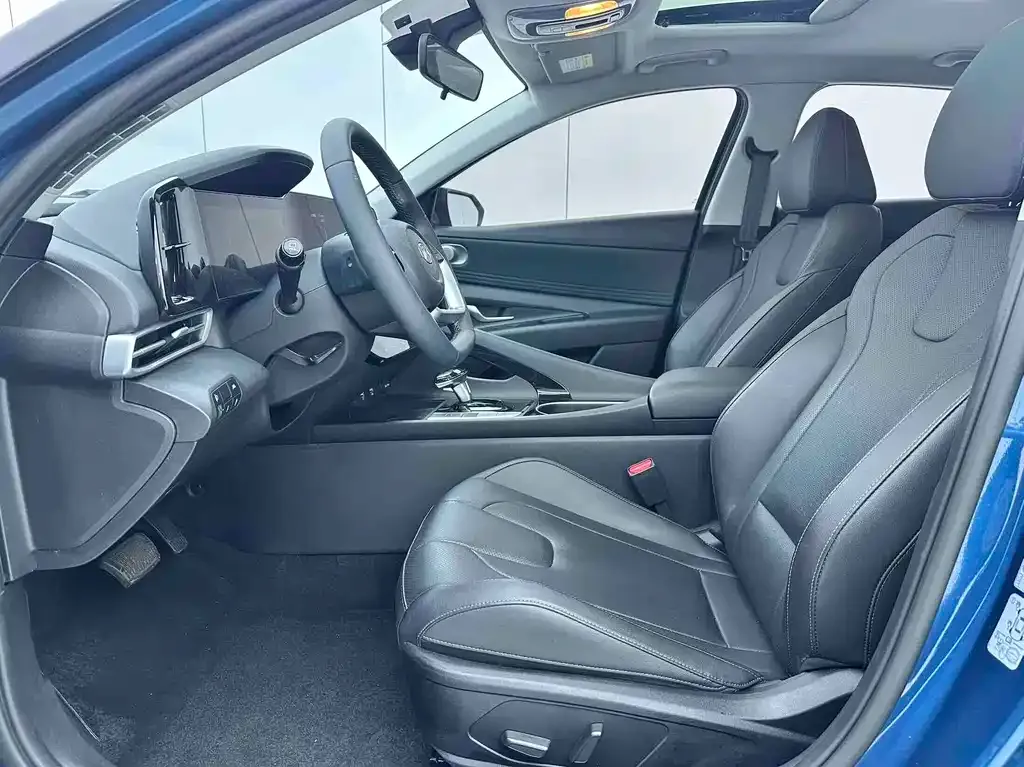 Hyundai Elantra 2022 из CN, фото 4