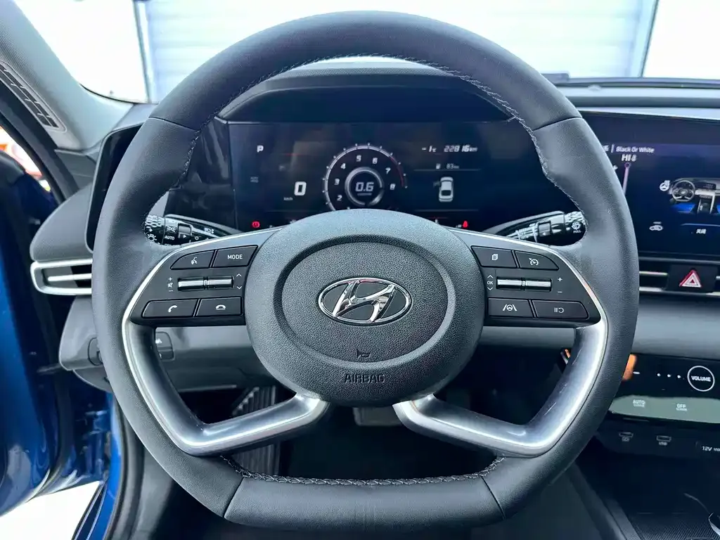 Hyundai Elantra 2022 из CN, фото 7