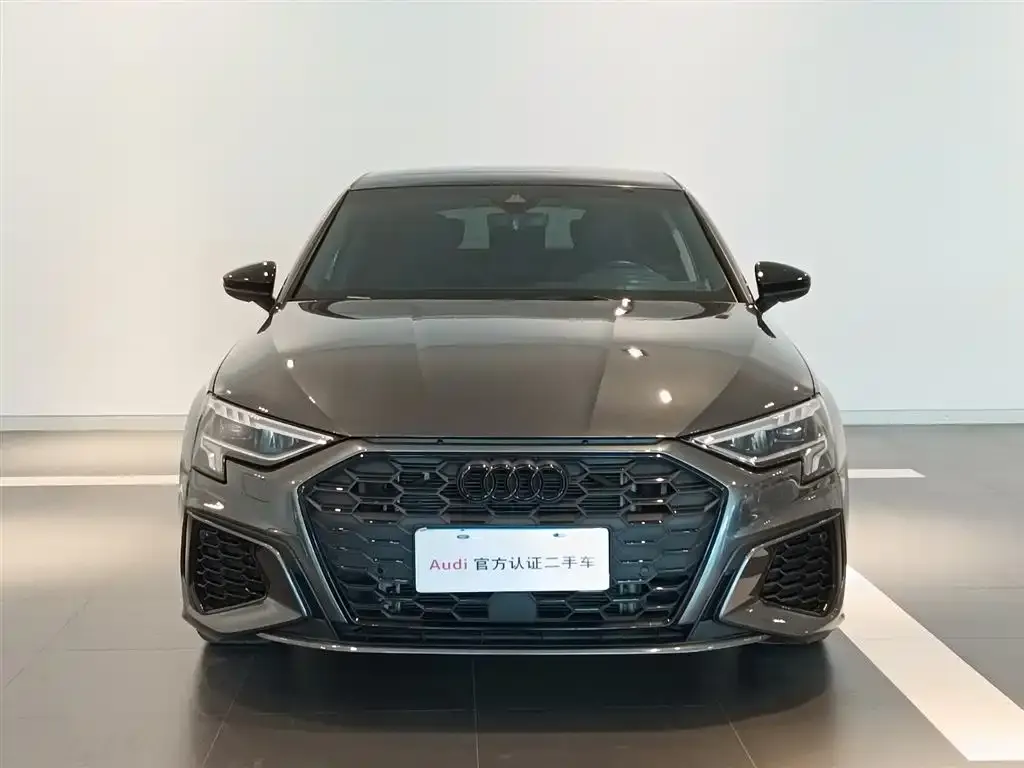 Audi A3 2023 из CN, фото 2