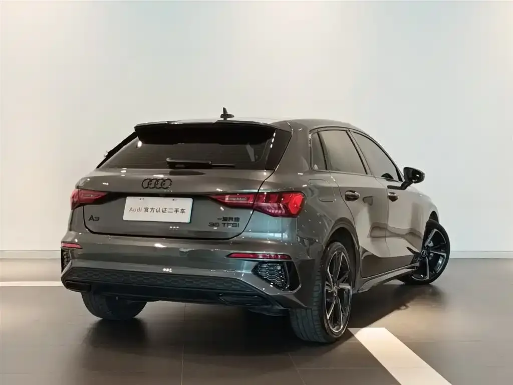 Audi A3 2023 из CN, фото 8