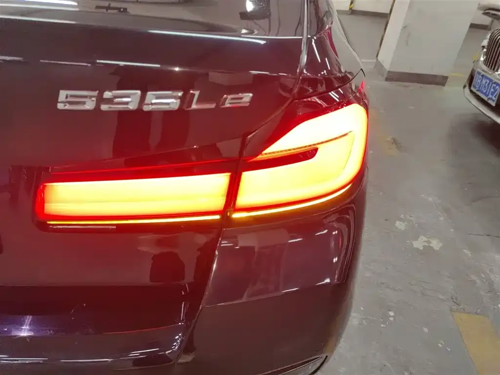 BMW 5 Series New Energy — фото 2