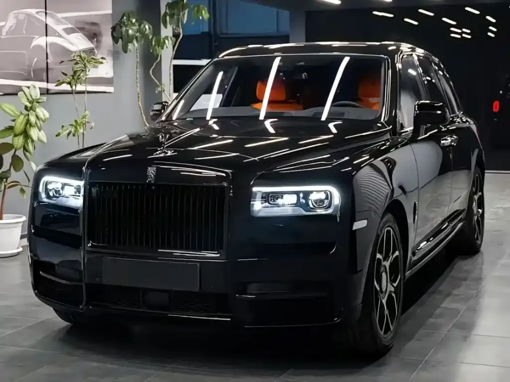 Rolls-Royce Cullinan — фото 1