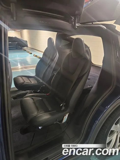 Tesla Model X 2023 из KR, фото 10