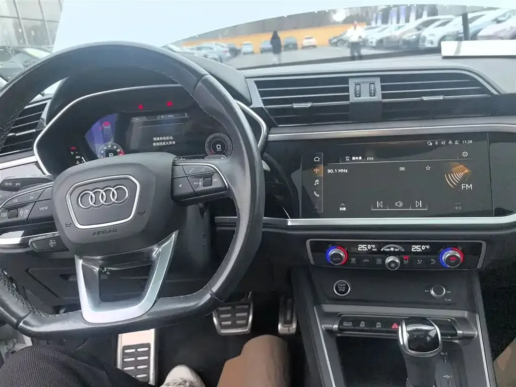 Audi Q3 2023 из CN, фото 10