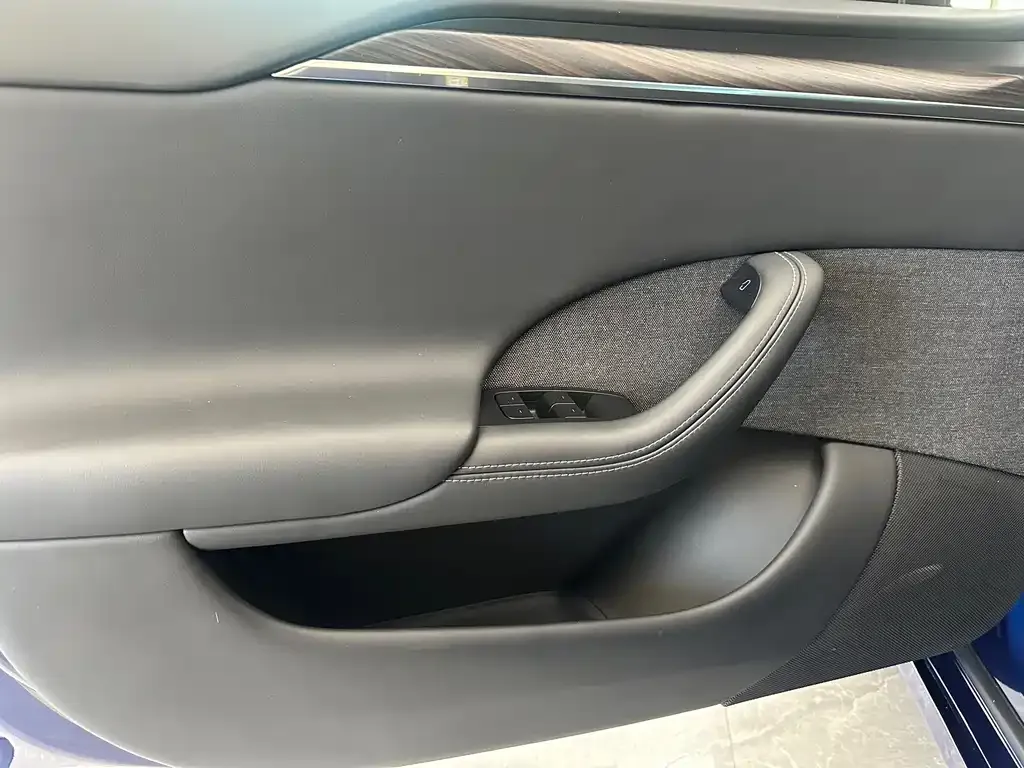 Tesla Model S — фото 6
