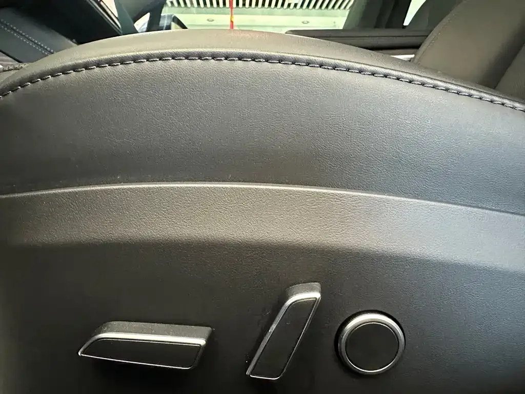 Tesla Model S — фото 8
