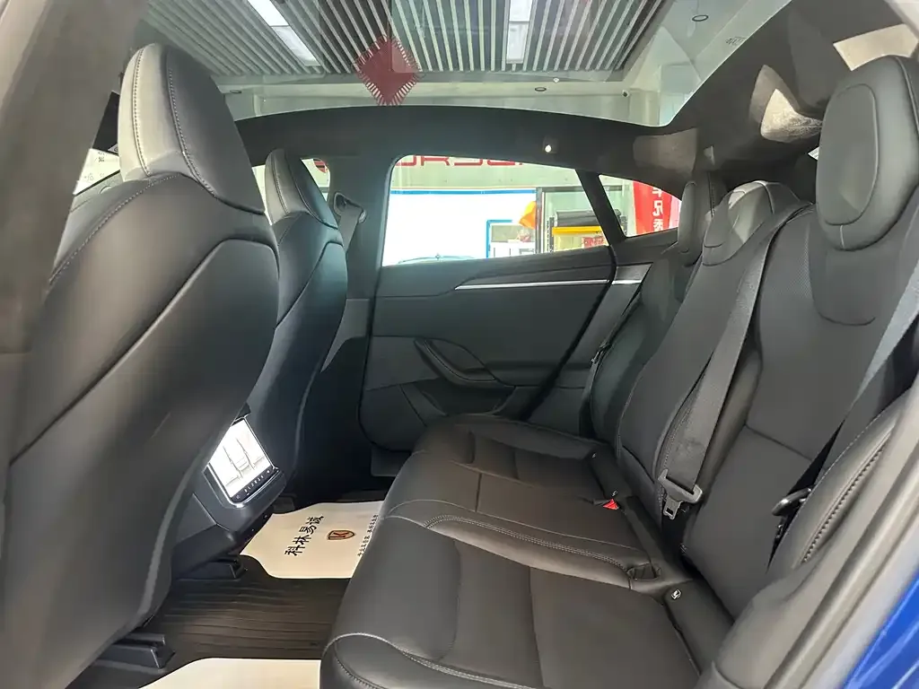 Tesla Model S — фото 4
