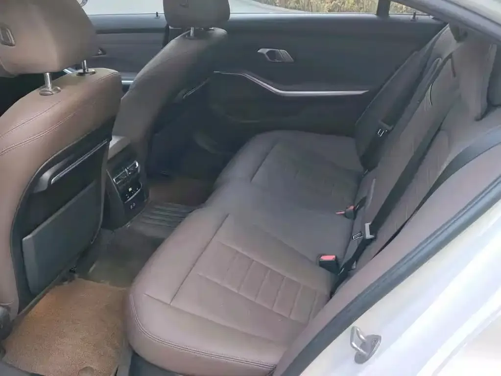BMW 3 Series 2021 из CN, фото 2
