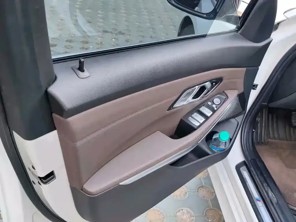 BMW 3 Series 2021 из CN, фото 3
