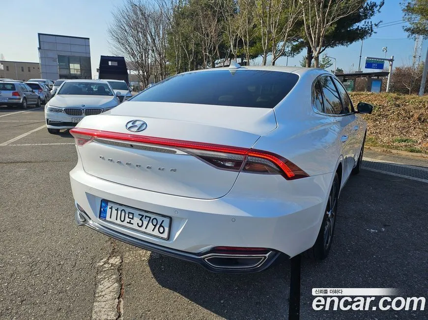 Hyundai Grandeur 2022 из KR, фото 3