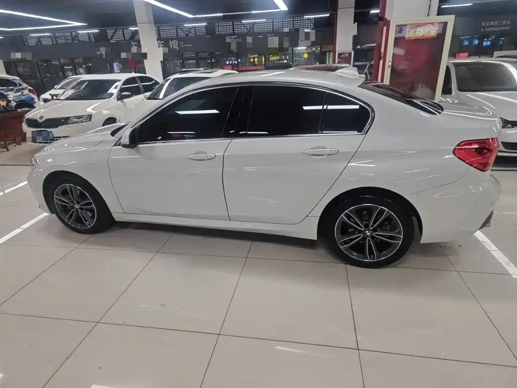 BMW 1 Series 2022 из CN, фото 9