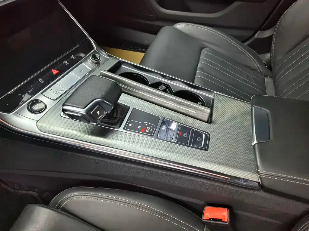Audi A6L 2022 из CN, фото 8