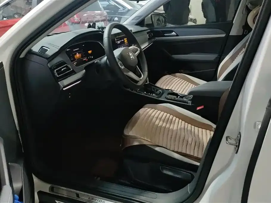 Volkswagen Lavida 2024 из CN, фото 3