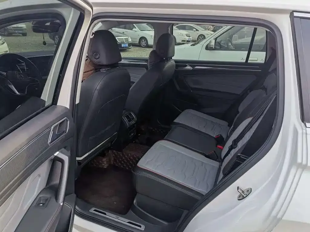 Volkswagen Tiguan L 2021 из CN, фото 8