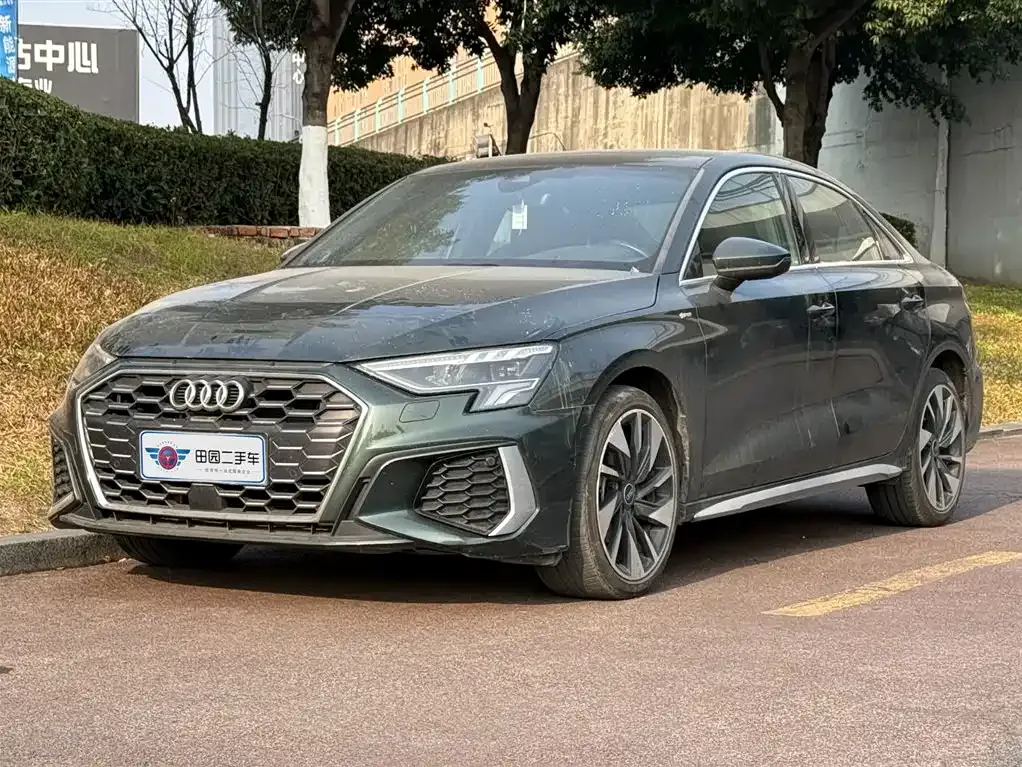 Audi A3 — фото 1