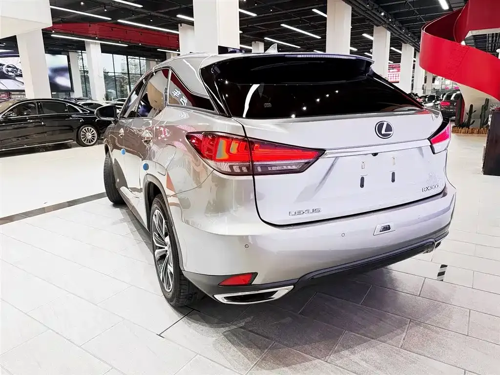 Lexus RX — фото 5