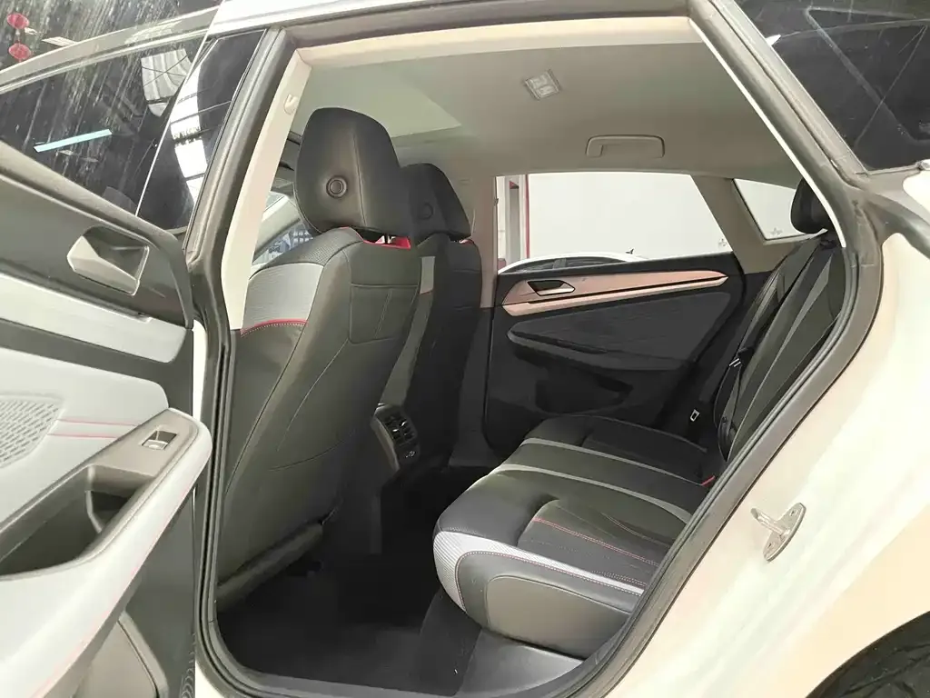 Volkswagen Lamando 2023 из CN, фото 10
