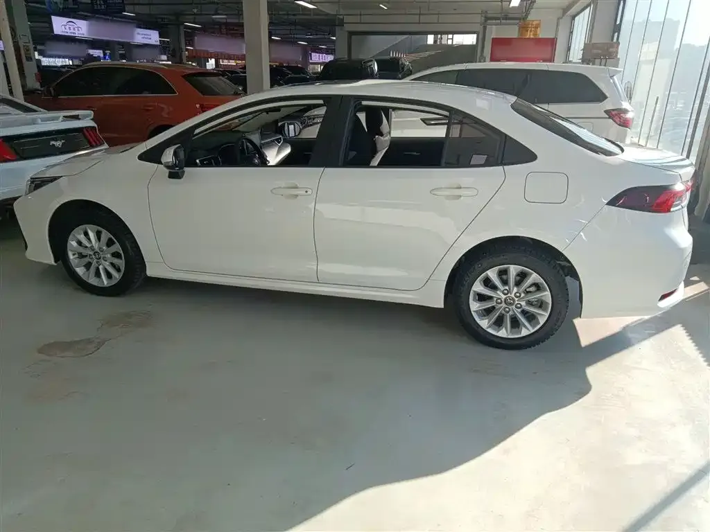 Toyota Corolla 2022 из CN, фото 8